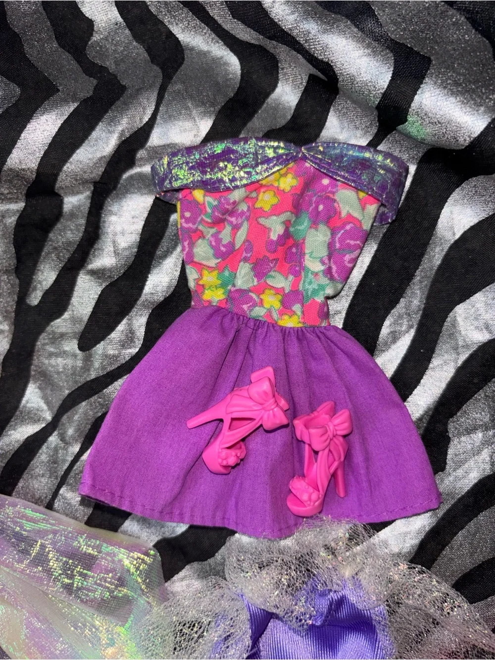 Vintage 1994 Bubble Angel Barbie Doll + Bonus Era Dresses & Shoes Lot